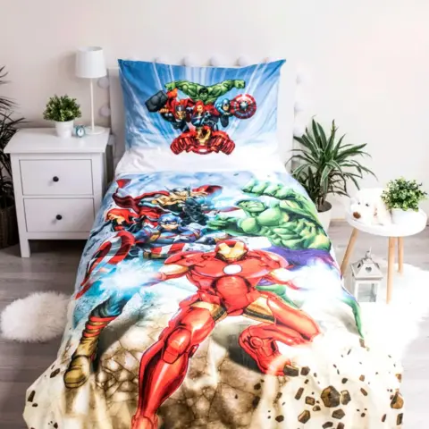 Marvel-Avengers-sengesæt-140-x-200-heroes.